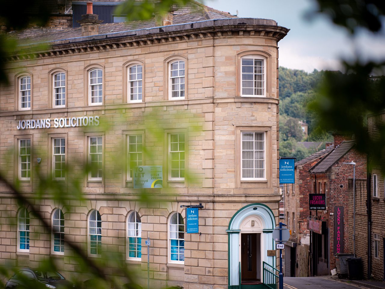 Jordans Dewsbury Exterior 001