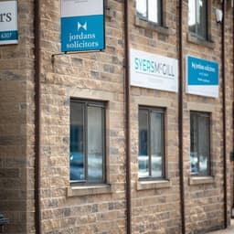 Jordans Horsforth Exterior 001